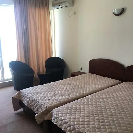 Отель Релакс Грязелечение И Отдых На Море Apartment